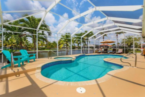 Luxurious gulf-access waterfront property, heated pool and spa, boat dock - Villa Key Lime Cove